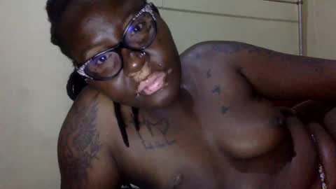 Willa Sara online show from February 14, 10:45 pm