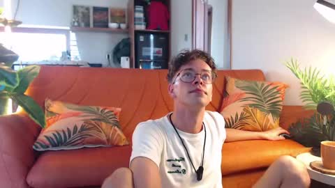 William online show from April 22, 5:58 am