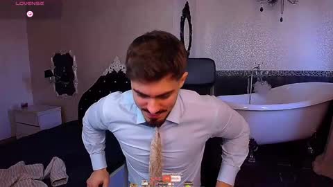 Snapshot of wilsonjules chatting on September 16, 5:21 am WilsonJules online show from September 16, 5:21 am