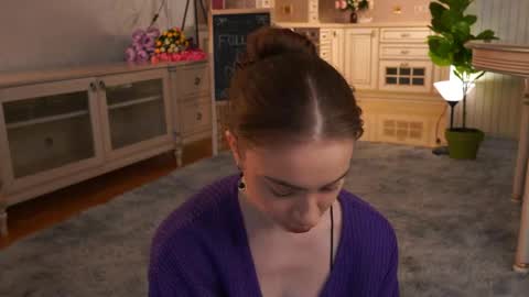 Lillian online show from April 16, 3:17 am