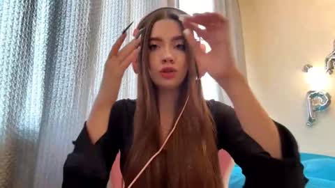 Ava online show from September 18, 4:49 am