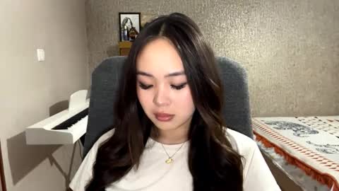 Amina online show from October 31, 2:50 pm