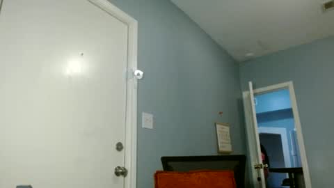 Snapshot of wishhwashy22 chatting on December 13, 5:00 pm Chanel online show from December 13, 5:00 pm