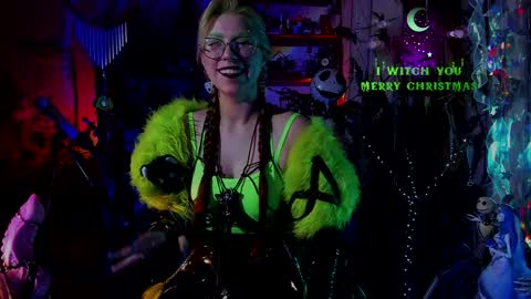 Snapshot of witch_fiona chatting on December 22, 8:14 pm Goddess of two strapons - Mr. long Don Mr. Pinky online show from December 22, 8:14 pm