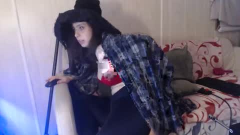 Snapshot of witchbitchmommy chatting on March 6, 4:08 am witchbitchmommy online show from March 6, 4:08 am