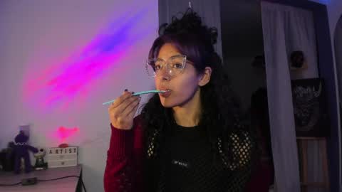     Luna Violeta  A r t i s t  online show from February 17, 11:33 pm