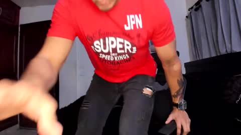 Magnus Dark independent model online show from April 4, 5:25 am