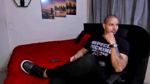 Magnus Dark independent model online show from April 6, 4:46 am