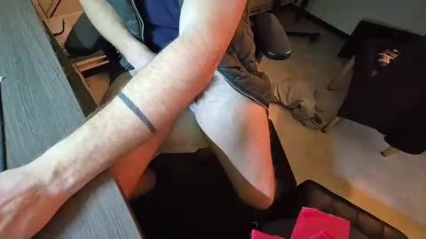 wnhz27 online show from January 3, 4:00 am