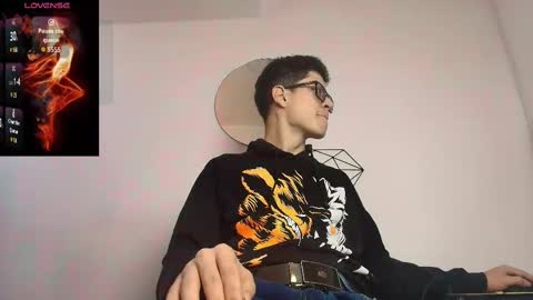  W O L F  online show from September 24, 12:34 pm