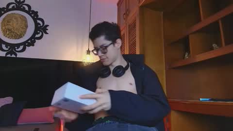  W O L F  online show from March 28, 11:22 am