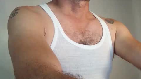 Snapshot of wolfofsea chatting on October 31, 10:54 pm Luis online show from October 31, 10:54 pm