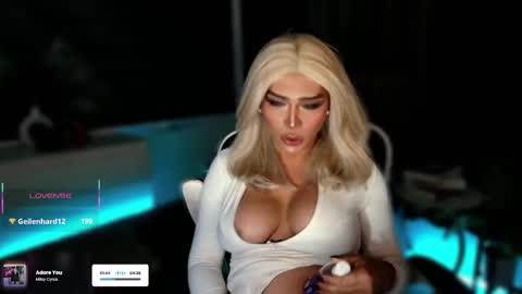 Julia online show from October 8, 6:47 pm