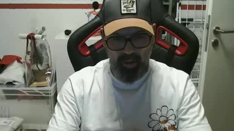 Adam online show from December 5, 7:21 am