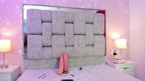 wonderkloe_ online show from March 26, 3:01 am