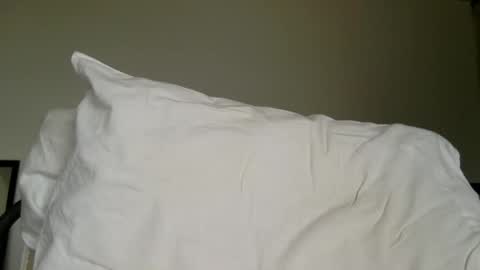 woof_wolf37 online show from October 2, 3:22 pm