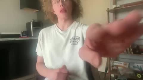 wormburm online show from April 18, 6:21 pm