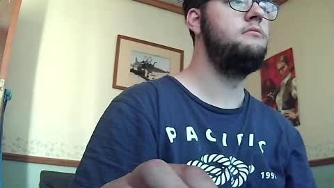 Snapshot of worsie333 chatting on December 16, 7:37 am worsie online show from December 16, 7:37 am