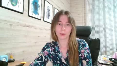 Anna  online show from April 29, 5:30 pm