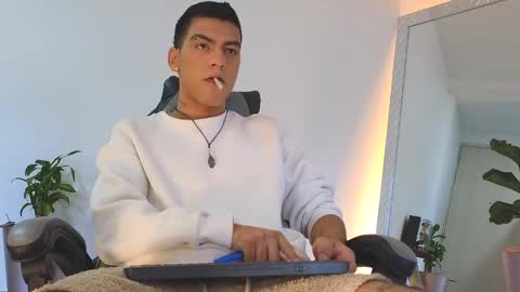 Snapshot of wyatt_rose chatting on October 5, 11:29 am wyatt online show from October 5, 11:29 am