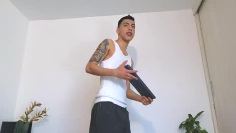 Snapshot of wyatt_rose chatting on September 26, 12:24 pm wyatt online show from September 26, 12:24 pm