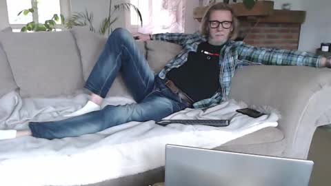 WyattEarp64 online show from March 11, 11:01 am