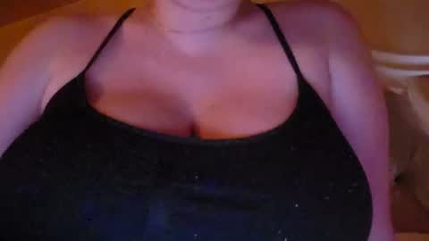 Mariah  online show from August 1, 7:43 am