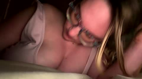 Mariah  online show from April 4, 4:08 am