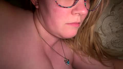 Mariah  online show from April 8, 7:00 am