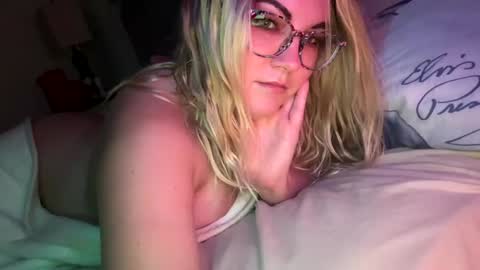 Mariah  online show from September 11, 7:09 am