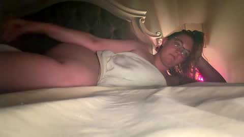 Mariah  online show from April 18, 3:30 am