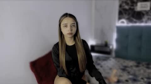 x_jules_ online show from September 25, 9:44 pm