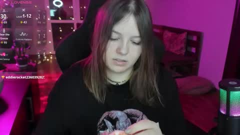 LOVE NERDS ONLY online show from January 8, 5:02 am