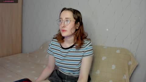 Snapshot of x_purr_agatha_x chatting on October 8, 2:40 am Agatha online show from October 8, 2:40 am
