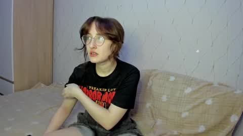 Snapshot of x_purr_agatha_x chatting on January 15, 3:11 am Agatha online show from January 15, 3:11 am