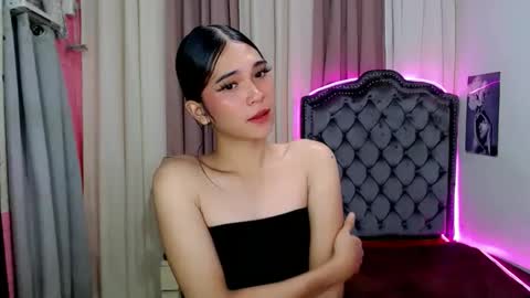 xairah_doux online show from October 20, 4:45 pm