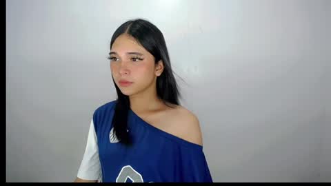 xairah_doux online show from April 22, 11:17 am