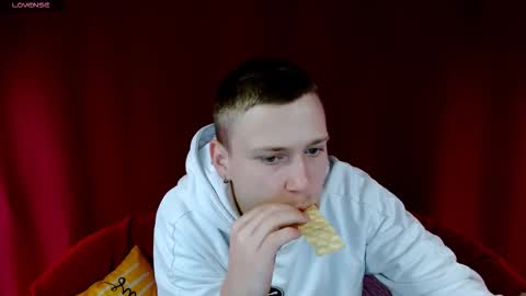 xavier_night81 online show from October 23, 7:21 am