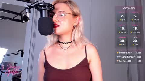 Snapshot of xcherrygoth chatting on February 7, 6:56 pm Cherry Goth online show from February 7, 6:56 pm