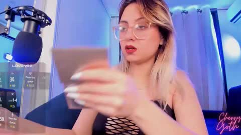 Snapshot of xcherrygoth chatting on October 15, 1:34 pm Cherry Goth online show from October 15, 1:34 pm