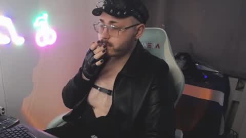 Snapshot of xfabian_love chatting on October 16, 11:32 am F A B I A N online show from October 16, 11:32 am