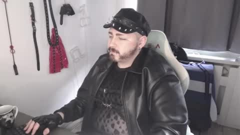 Snapshot of xfabian_love chatting on October 29, 9:44 am F A B I A N online show from October 29, 9:44 am