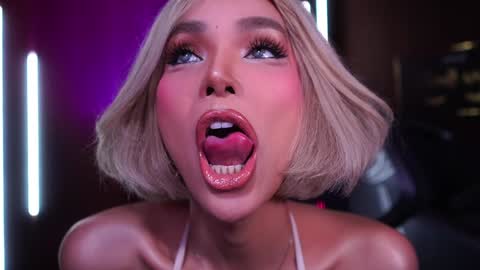 Anne online show from October 18, 3:11 am