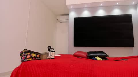 Snapshot of xgenesis_miller_ chatting on February 1, 12:07 am Genesis online show from February 1, 12:07 am