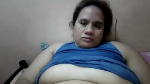 xjuicytits online show from June 5, 2:51 am