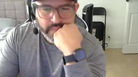 xray198325 online show from August 3, 4:13 pm