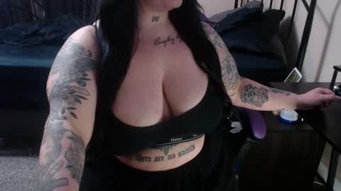 xorileyschembri online show from February 27, 3:40 am