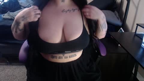 xorileyschembri online show from January 25, 11:11 pm