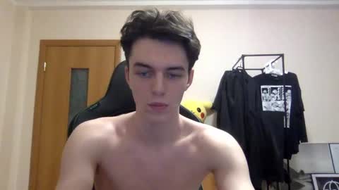 traqqq online show from February 11, 1:20 am