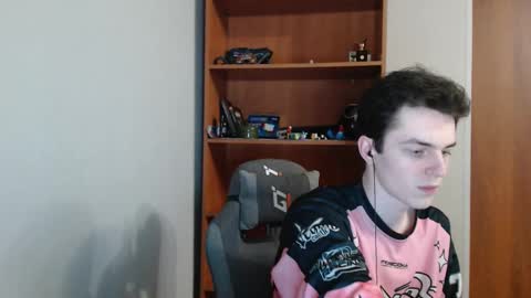 traqqq online show from October 6, 9:21 pm